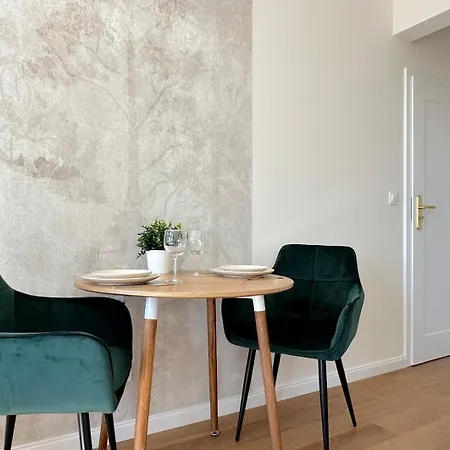 Seredino Relax Apartment- Modern Comfort In A Quiet Location, 5 Minutes To Old Town & Seaside * גדנסק