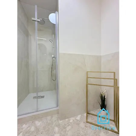 Seredino Relax Apartment- Modern Comfort In A Quiet Location, 5 Minutes To Old Town & Seaside דירה גדנסק