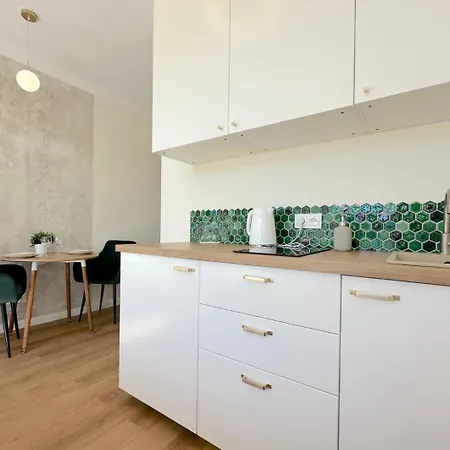 Seredino Relax Apartment- Modern Comfort In A Quiet Location, 5 Minutes To Old Town & Seaside